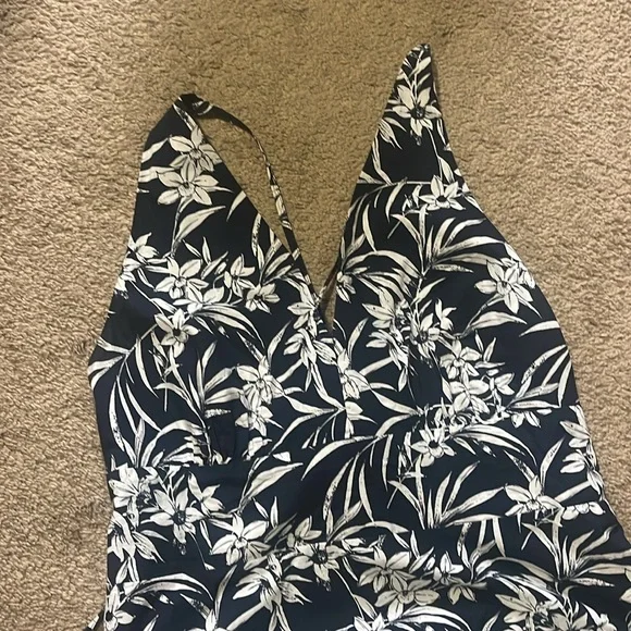 Madewell Smocked Halter Midi Dress in Poplin - Picture 9 of 10